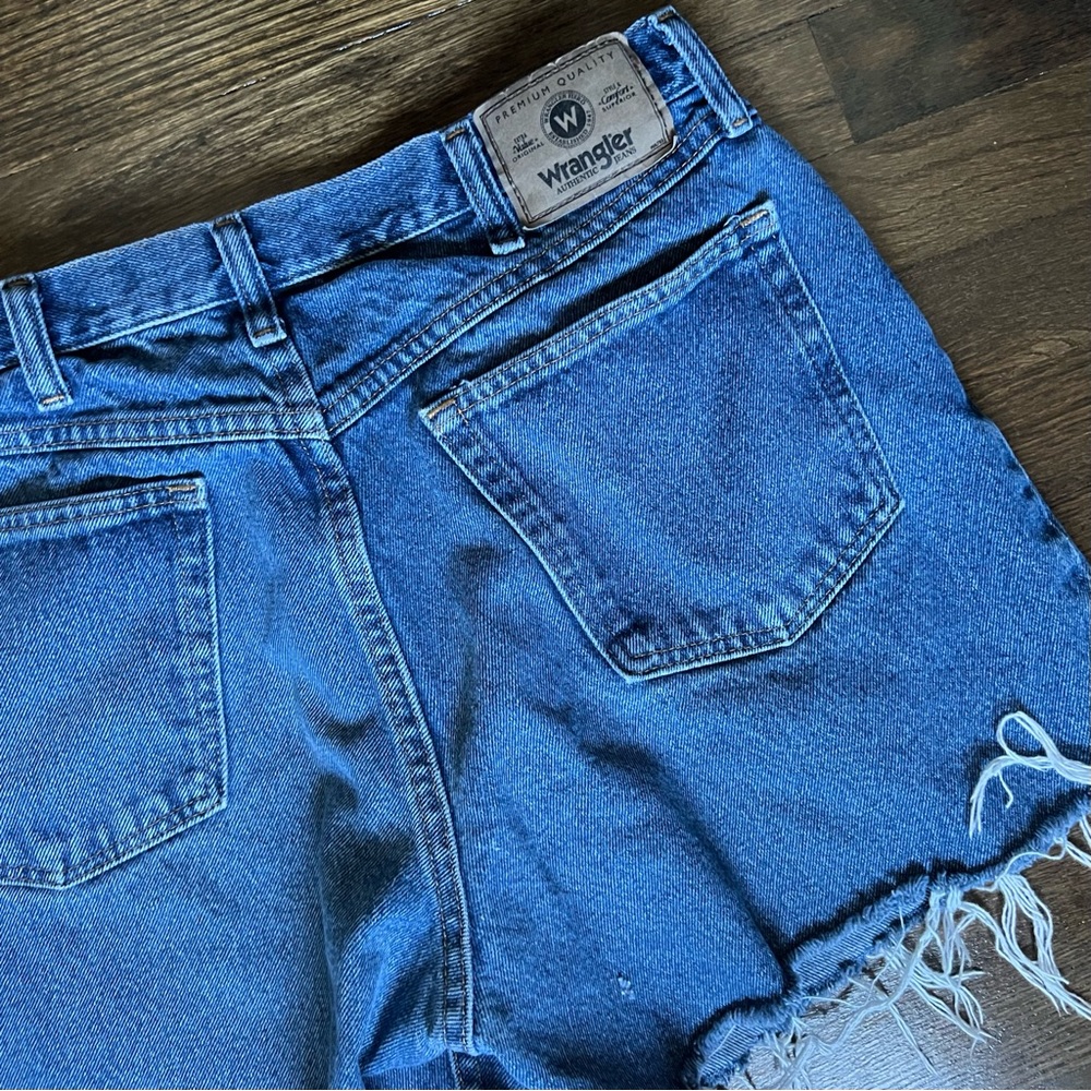 Vintage Wrangler Cut Off Denim Jean Shorts size 34